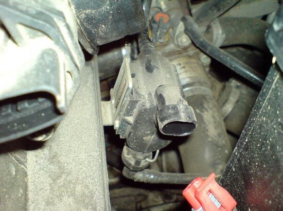 Датчик температуры охлаждающей жидкости на автомобиле Лада Калина