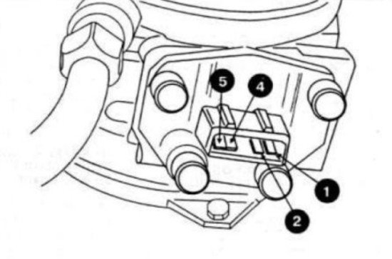 Схема контактов в разъёме заслонки на Volkswagen Passat B3