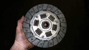 Меняем диск педали сцепления на ВАЗ 2107: пошаговая инструкция и фото