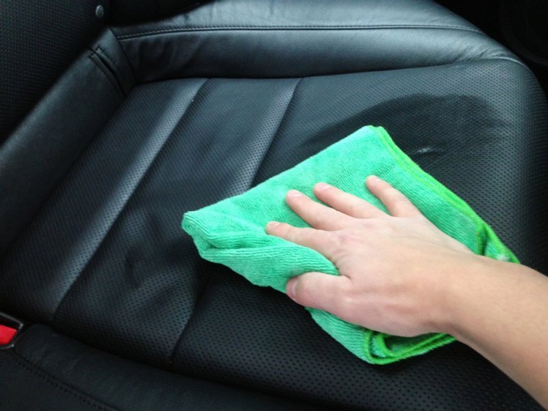 Как почистить салон авто своими руками: пять советов