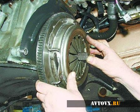 Меняем диск педали сцепления на ВАЗ 2107: пошаговая инструкция и фото