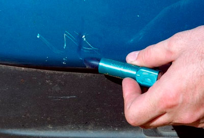 Как убрать царапины и повреждения на пластике в салоне автомобиля