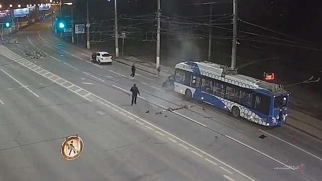 В Волгограде произошло ДТП с участием легковушки и автобуса