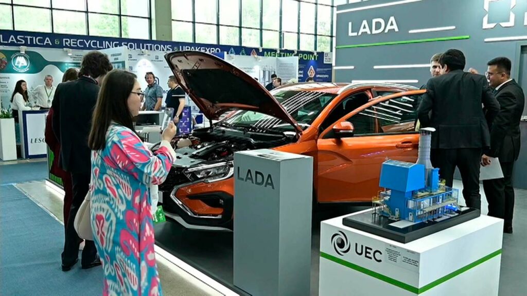 Со следующего месяца на автомобили LADA вырастут цены